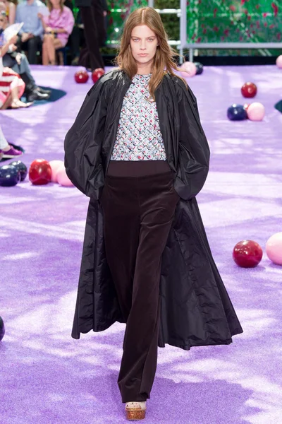 Look 17